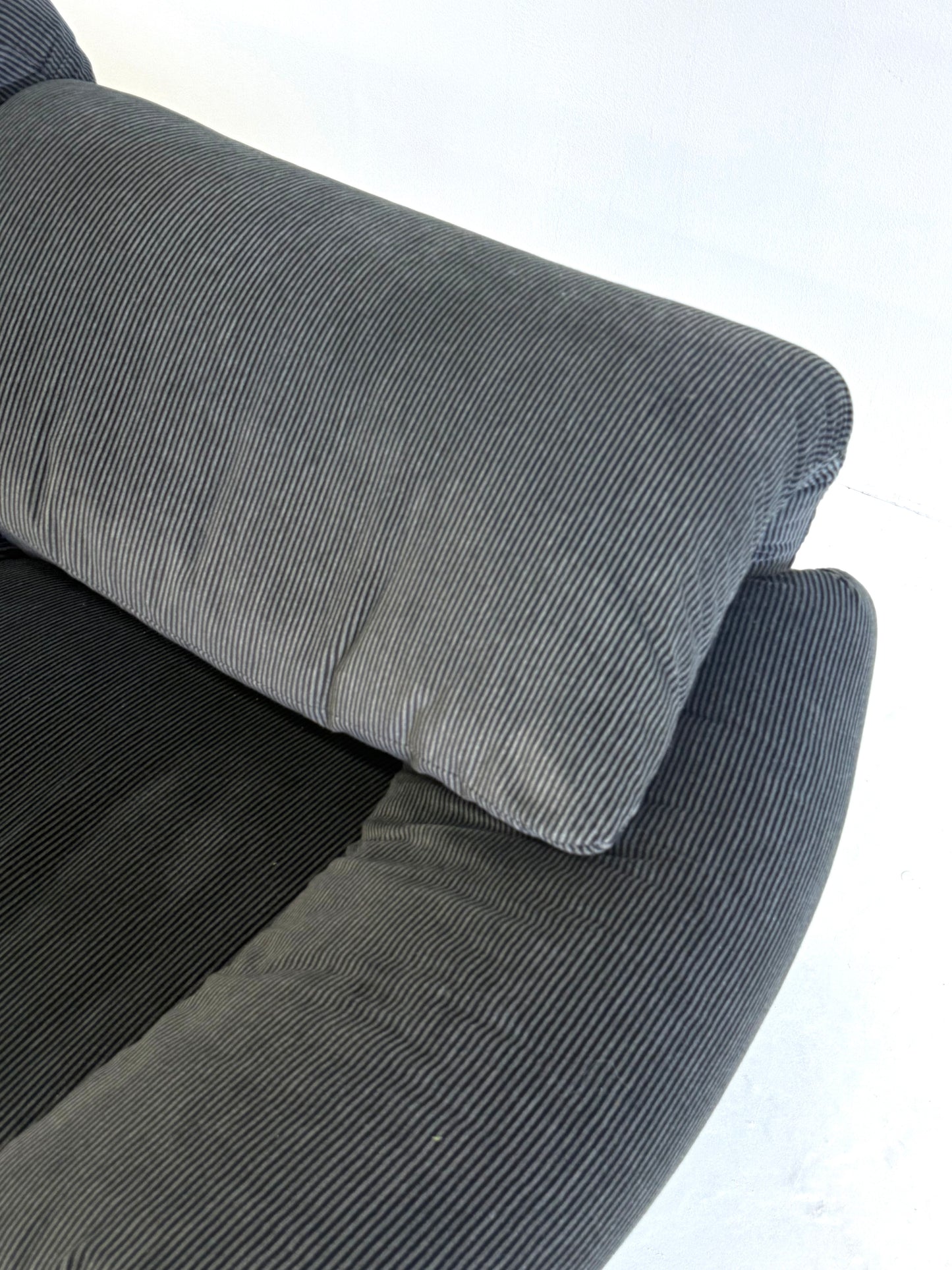 Cassina Maralunga 2-zits zwart grijs door Vico Magistretti