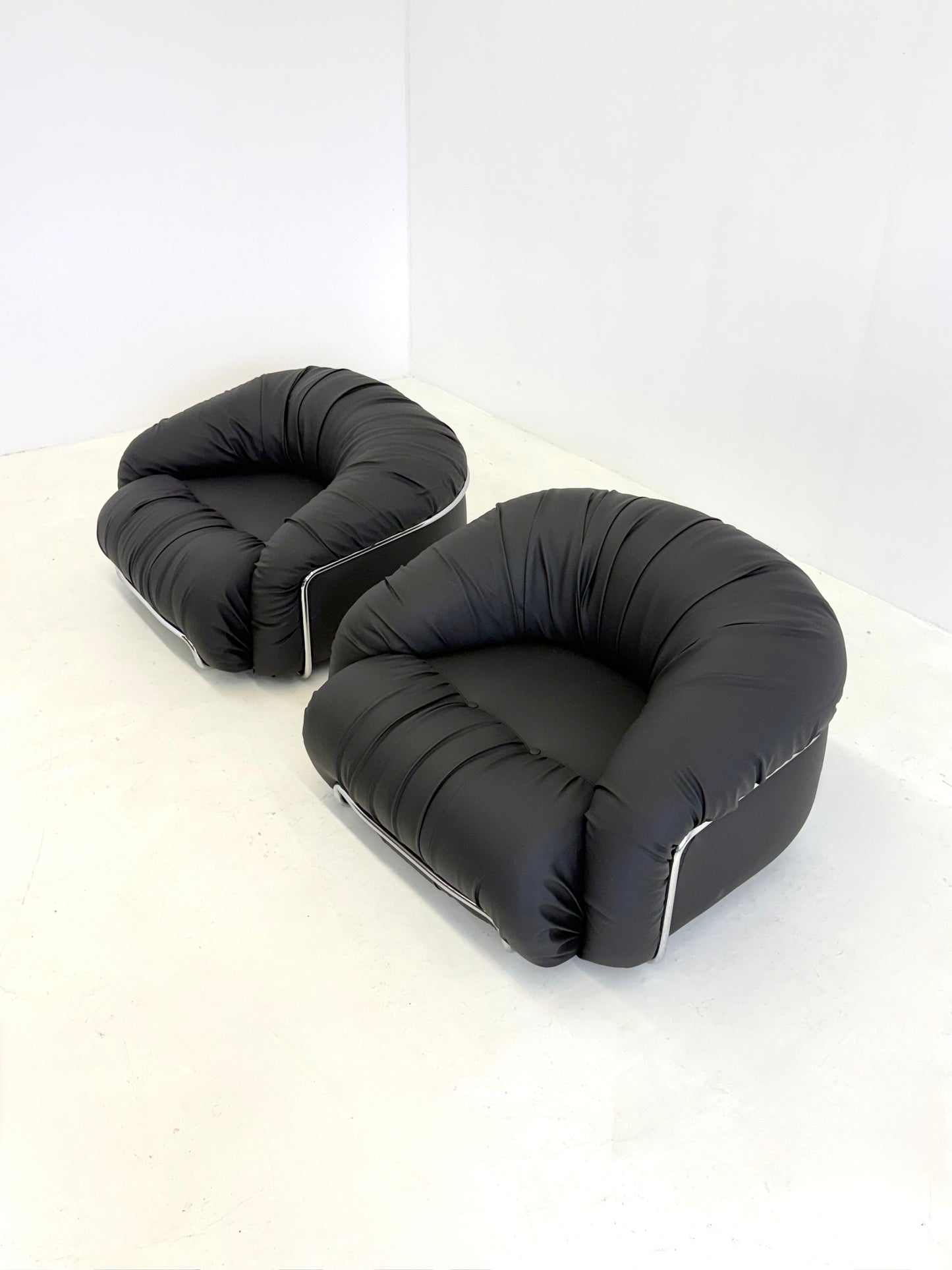 Italiaanse Space Age fauteuils in zwart