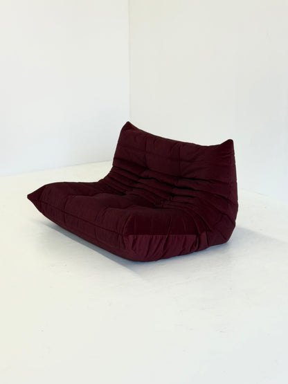 Ligne Roset Togo 2-zits in bordeaux rood velvet