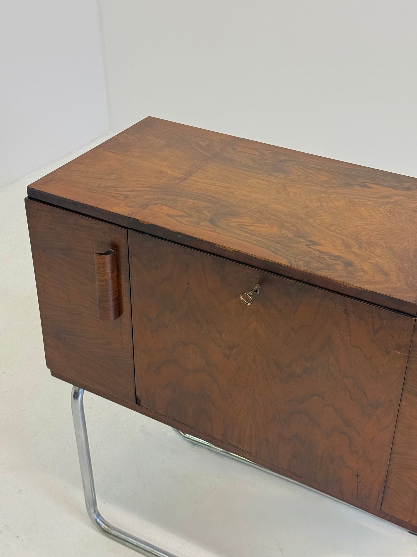 Italiaanse walnoot bar kast van Cova Milano