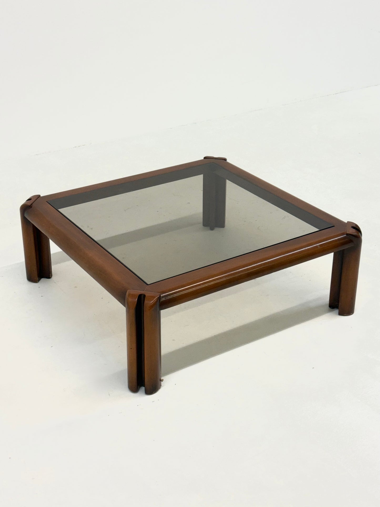 Vierkante Italiaanse salontafel met glazen blad