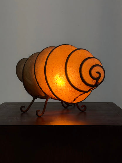Vintage Rawhide Swirl Tafellamp met Organische Vormgeving