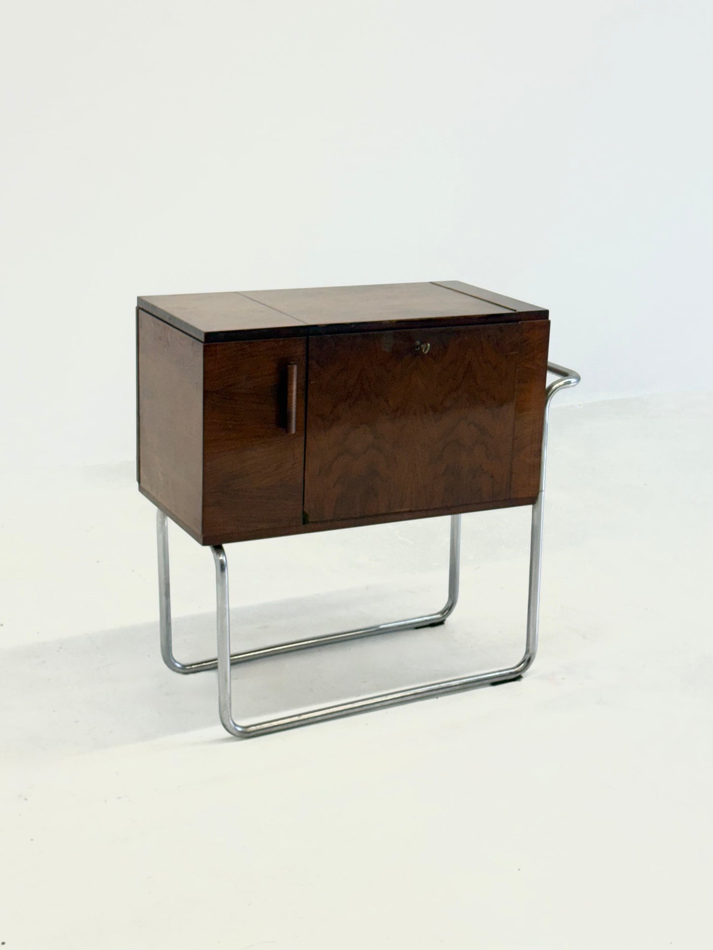 Italiaanse walnoot bar kast van Cova Milano