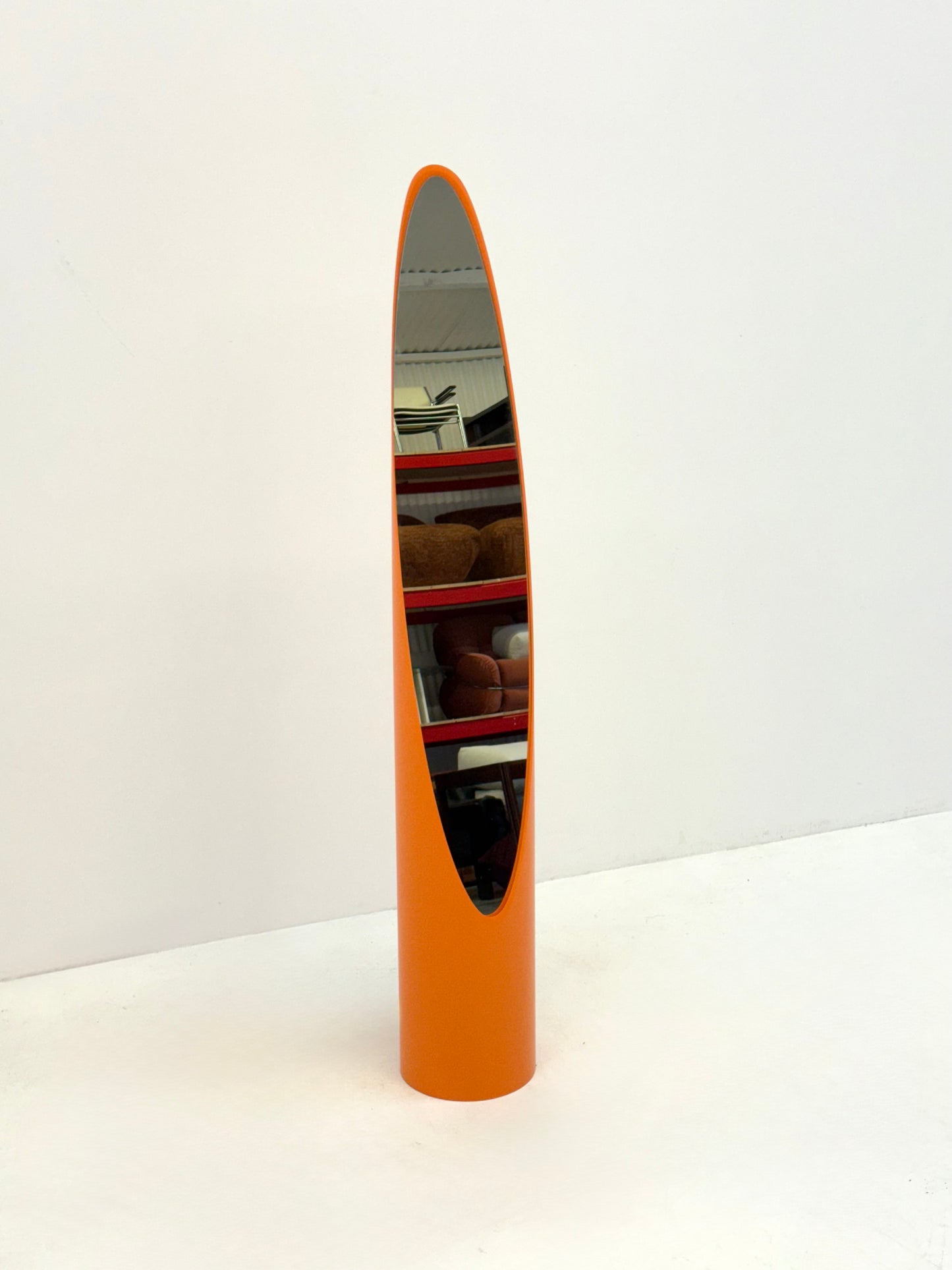 Unghia spiegel oranje van Rodolfo Bonetto Lipstick mirror