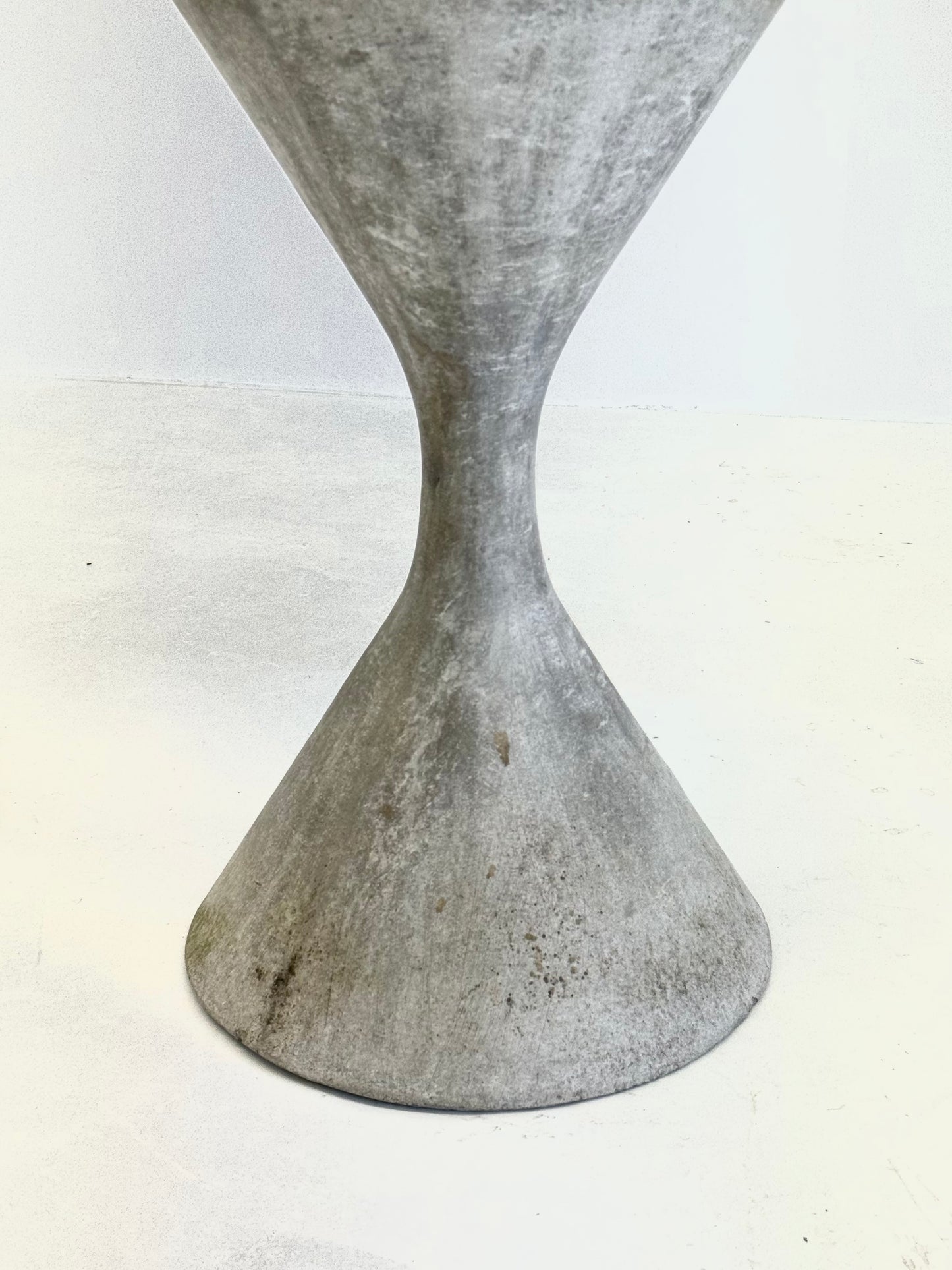 Diabolo plantenbak van Willy Guhl