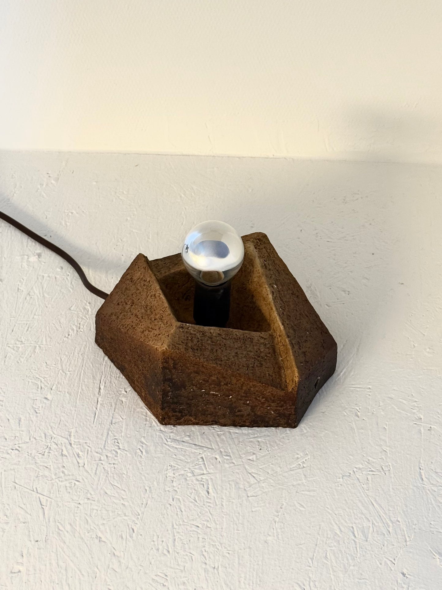 Brutalist vintage keramiek wandlamp