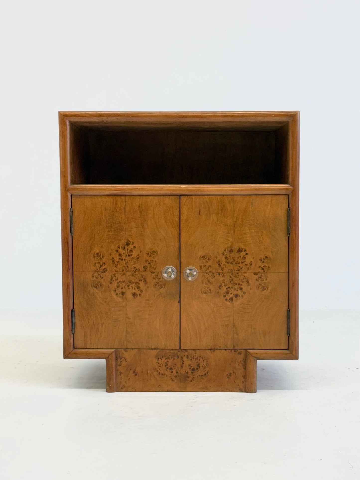 Set van twee vintage Art Deco nachtkastjes met wortelhout