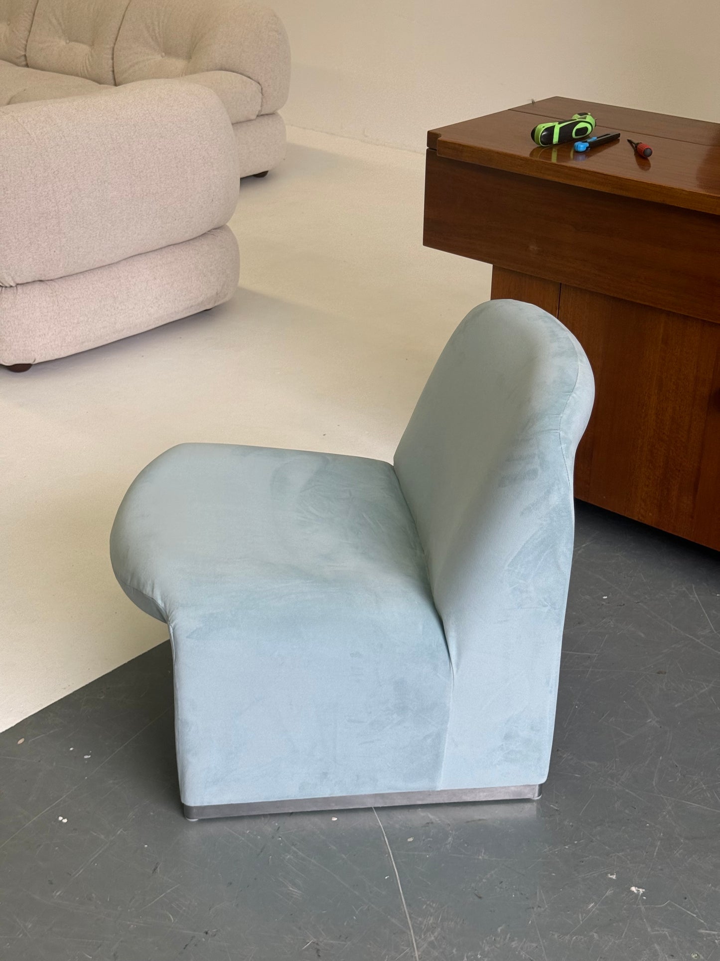 Anonima Castelli Alky Fauteuil in Babyblauw Velvet