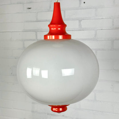 Space age hanglamp met melk glas bol