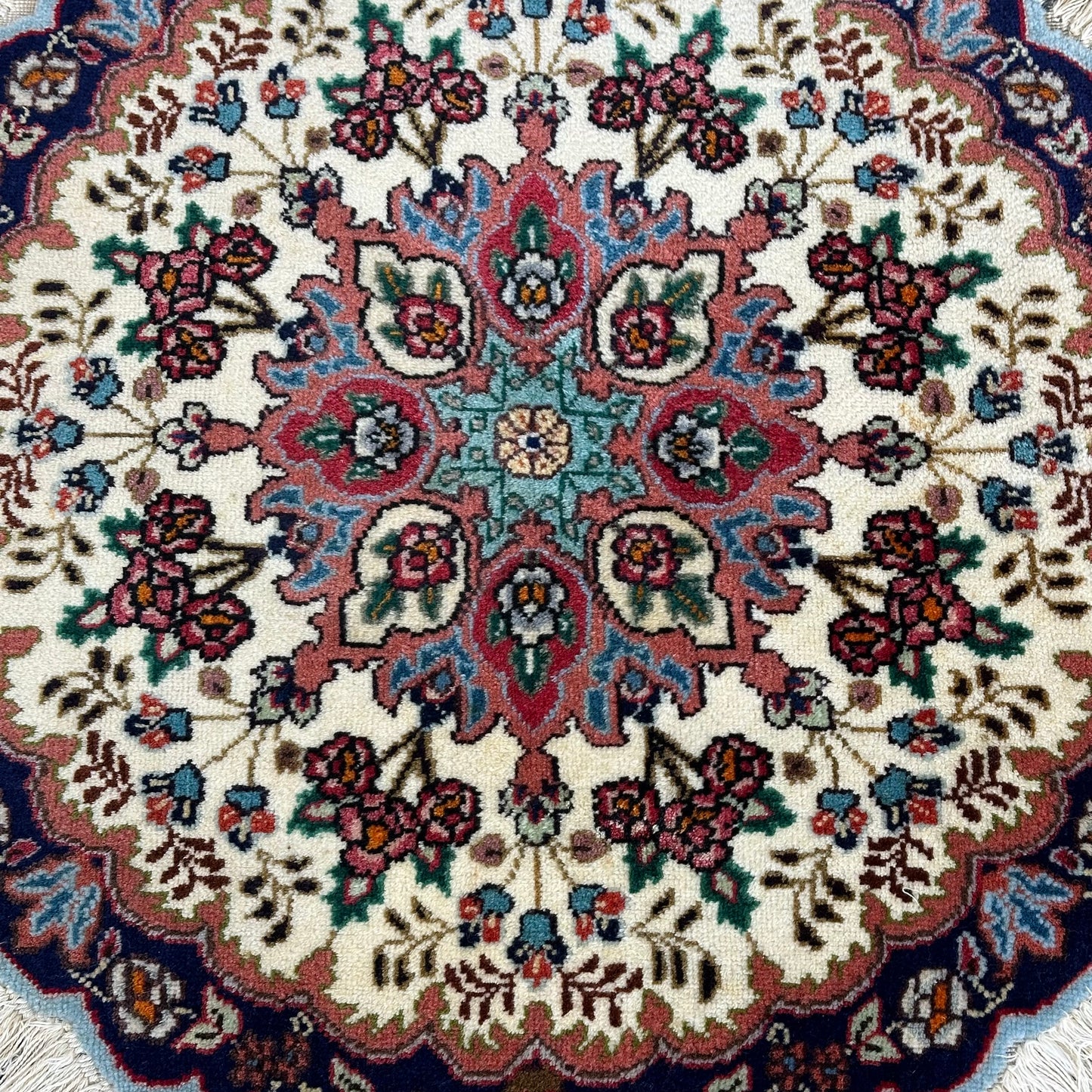 Handgemaakte rond Perzische vloerkleed