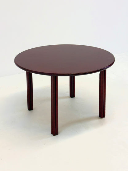 Vintage ronde eettafel in bordeaux rood