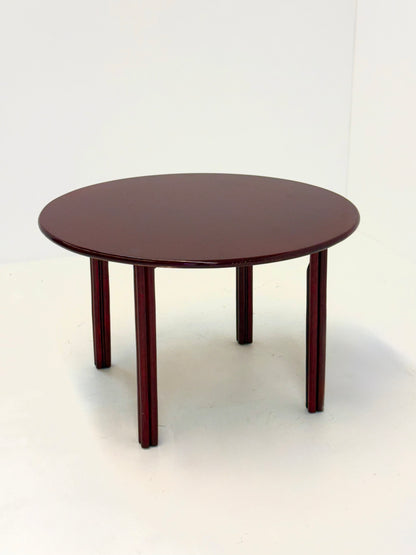 Vintage ronde eettafel in bordeaux rood