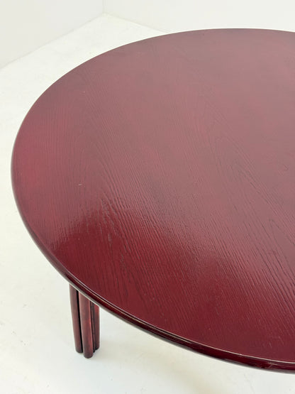 Vintage ronde eettafel in bordeaux rood