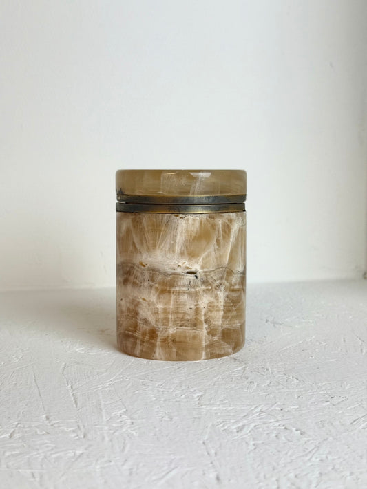 Vintage cilindervormig doos van beige onyx