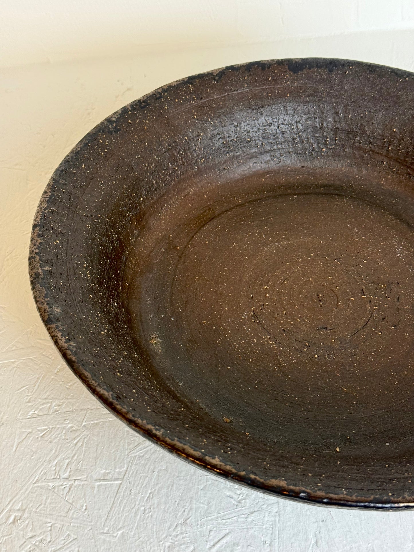 Vintage donkerbruine keramiekschaal