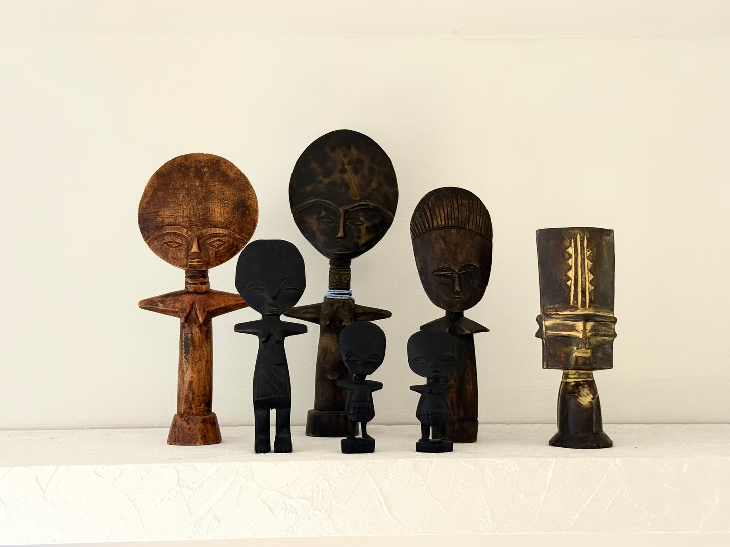 Collectie handgemaakte Ashanti beeldjes hout uit Ghana