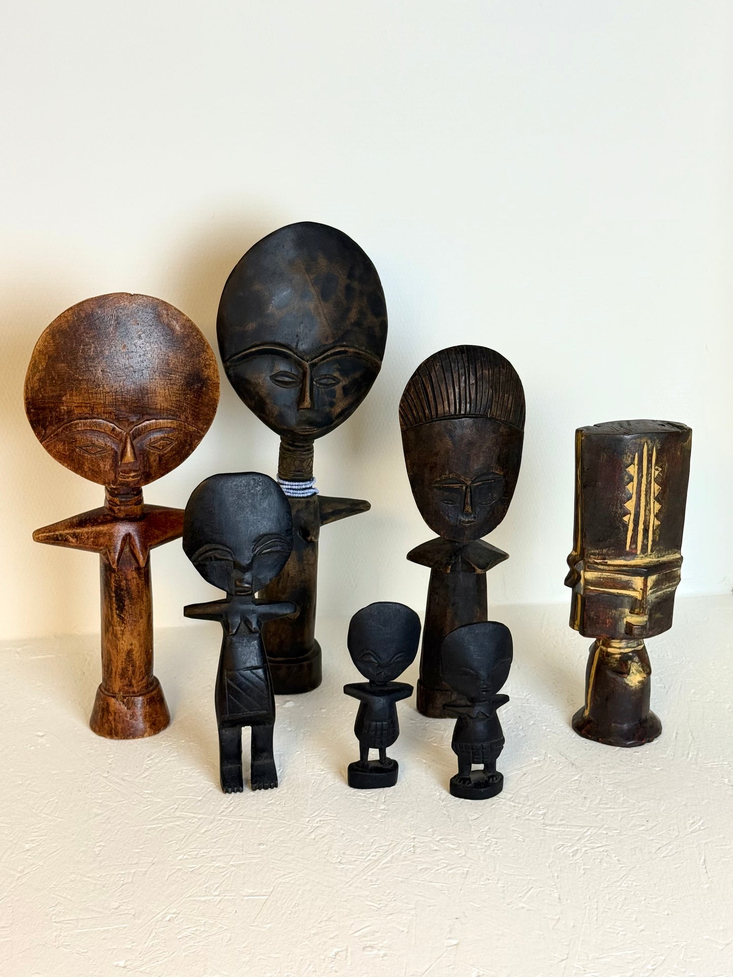 Collectie handgemaakte Ashanti beeldjes hout uit Ghana