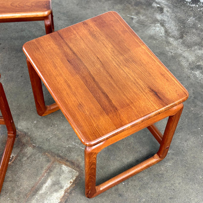 Deens design set teak nesttafels