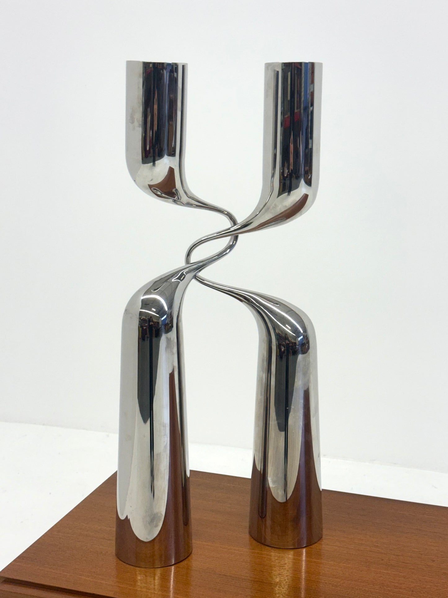 XXL Twist kandelaar van Mikaela Dörfel voor Menu Denmark