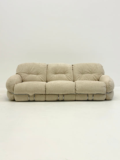 Crème bouclé Okay 3-zits bank door Adriano Piazzesi