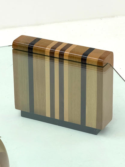 Sculpturale Italiaanse salontafel met geometrisch houten onderstel