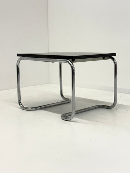 Acerbis eettafel met zwart eiken blad door Giotto Stoppino