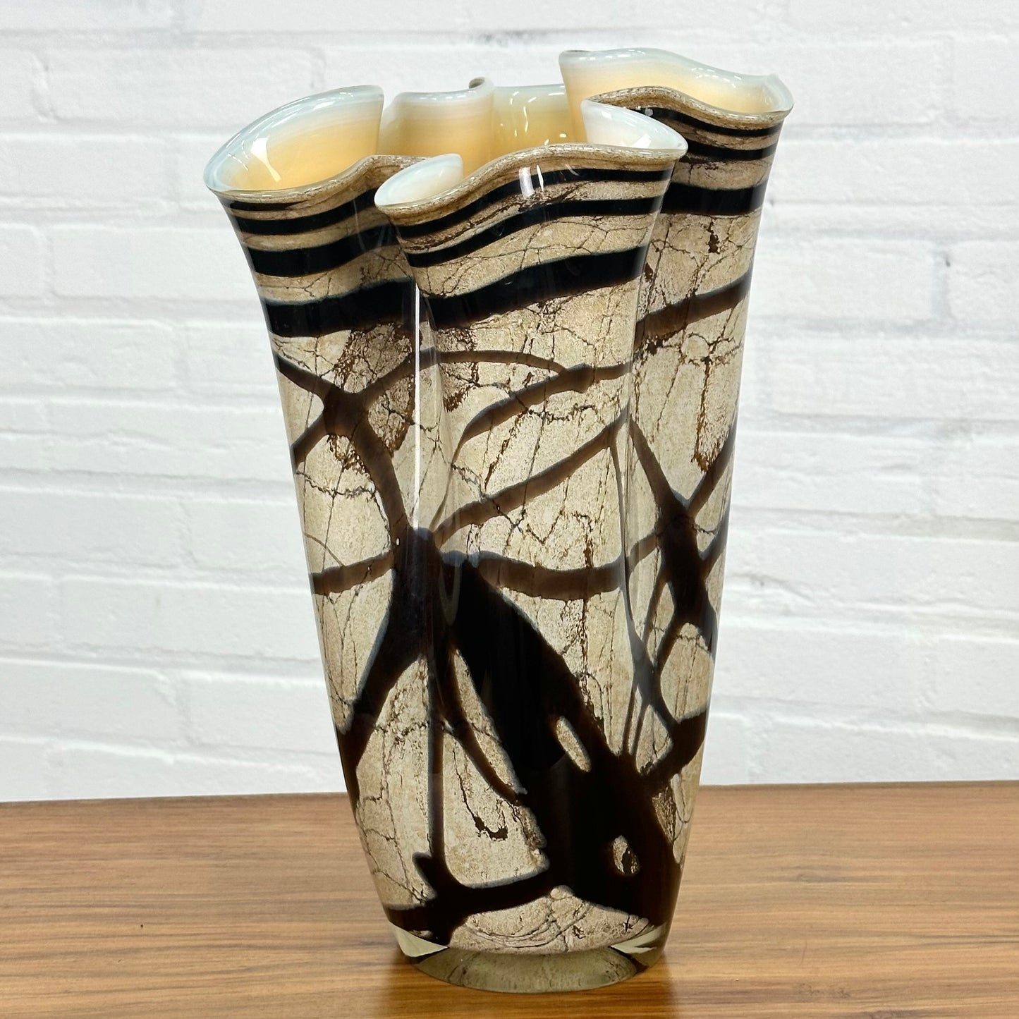 Gepolijste glazen vaas met golvende rand door Krosno Jozefina (2 stuks beschikbaar)