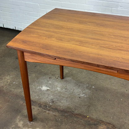 Uitschuifbare vintage teak eettafel