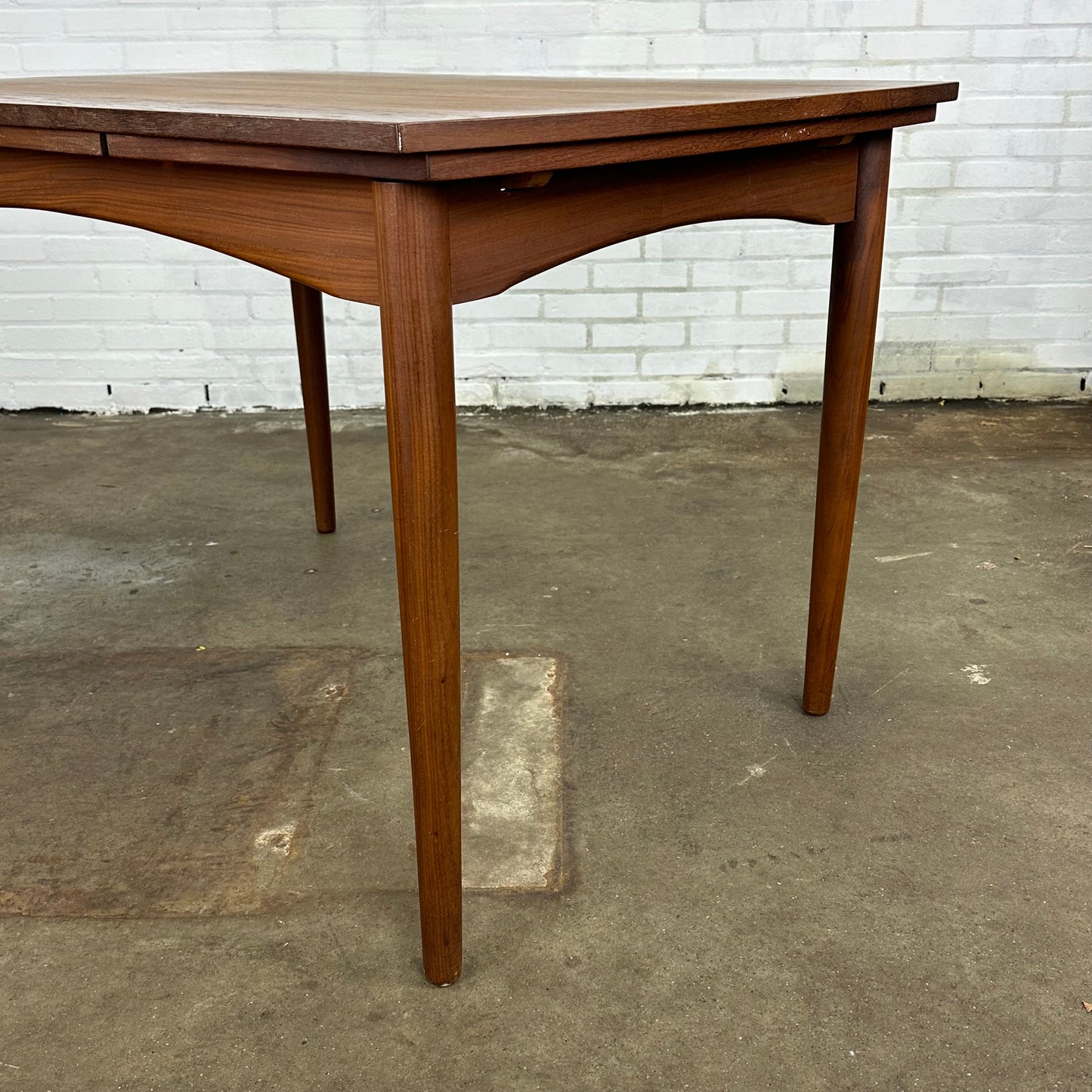 Uitschuifbare vintage teak eettafel