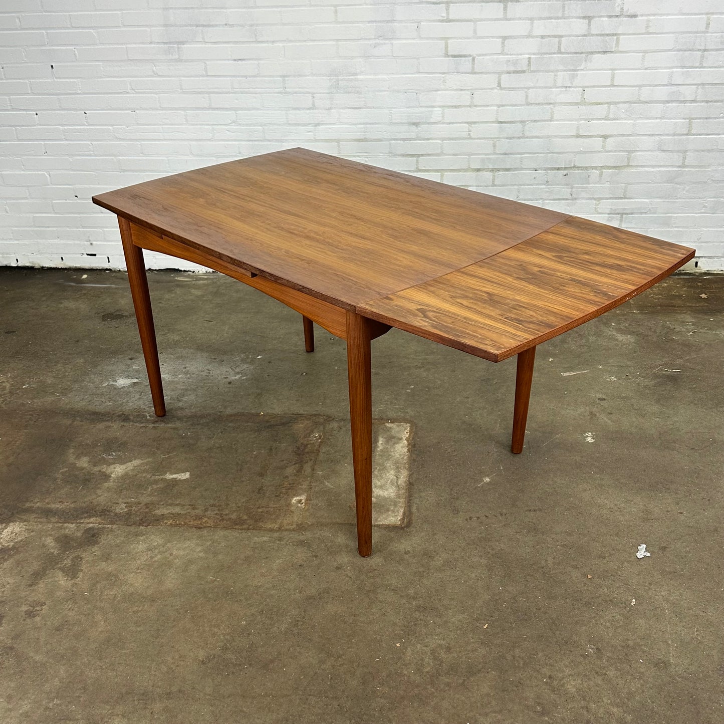 Uitschuifbare vintage teak eettafel