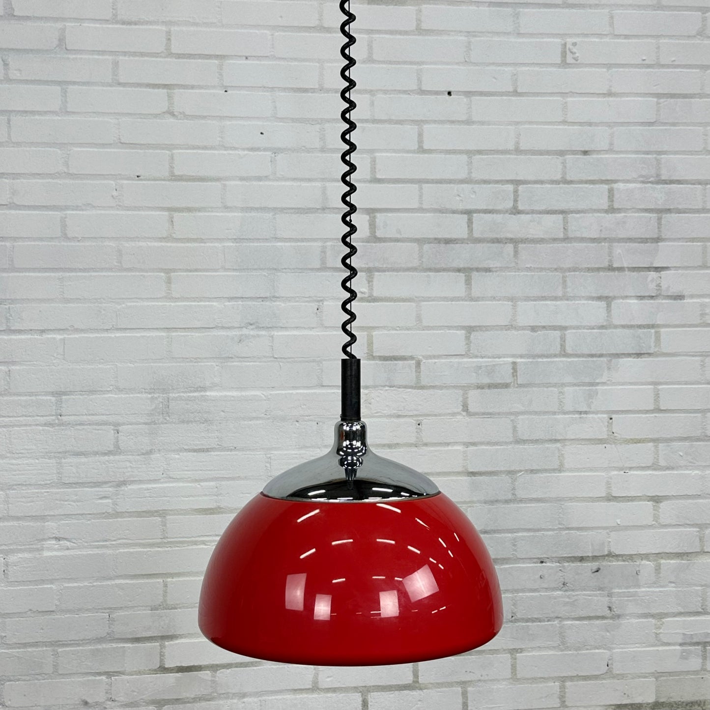 Rode space age hanglamp van Cosack Leuchten