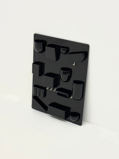 Zwarte Uten Silo wandorganizer van Dorothee Maurer Becker