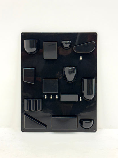 Zwarte Uten Silo wandorganizer van Dorothee Maurer Becker