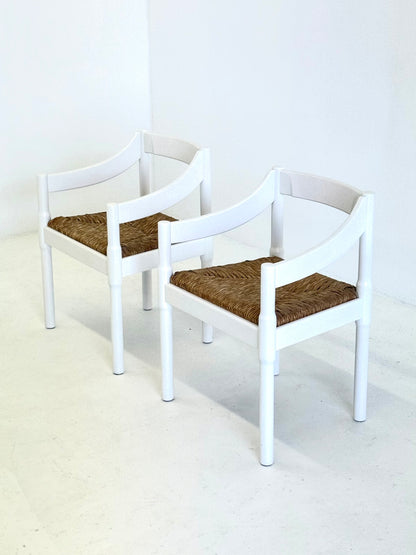 Set van twee Carimate stoelen van Vico Magistretti in wit