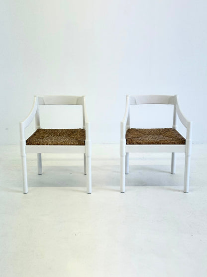 Set van twee Carimate stoelen van Vico Magistretti in wit
