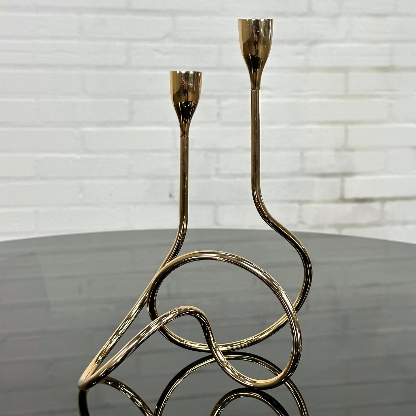 Black + Blum loop kandelaar in goud