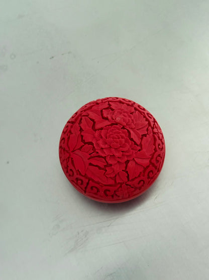 Chinees rood doosje met deksel van cinnaberhout