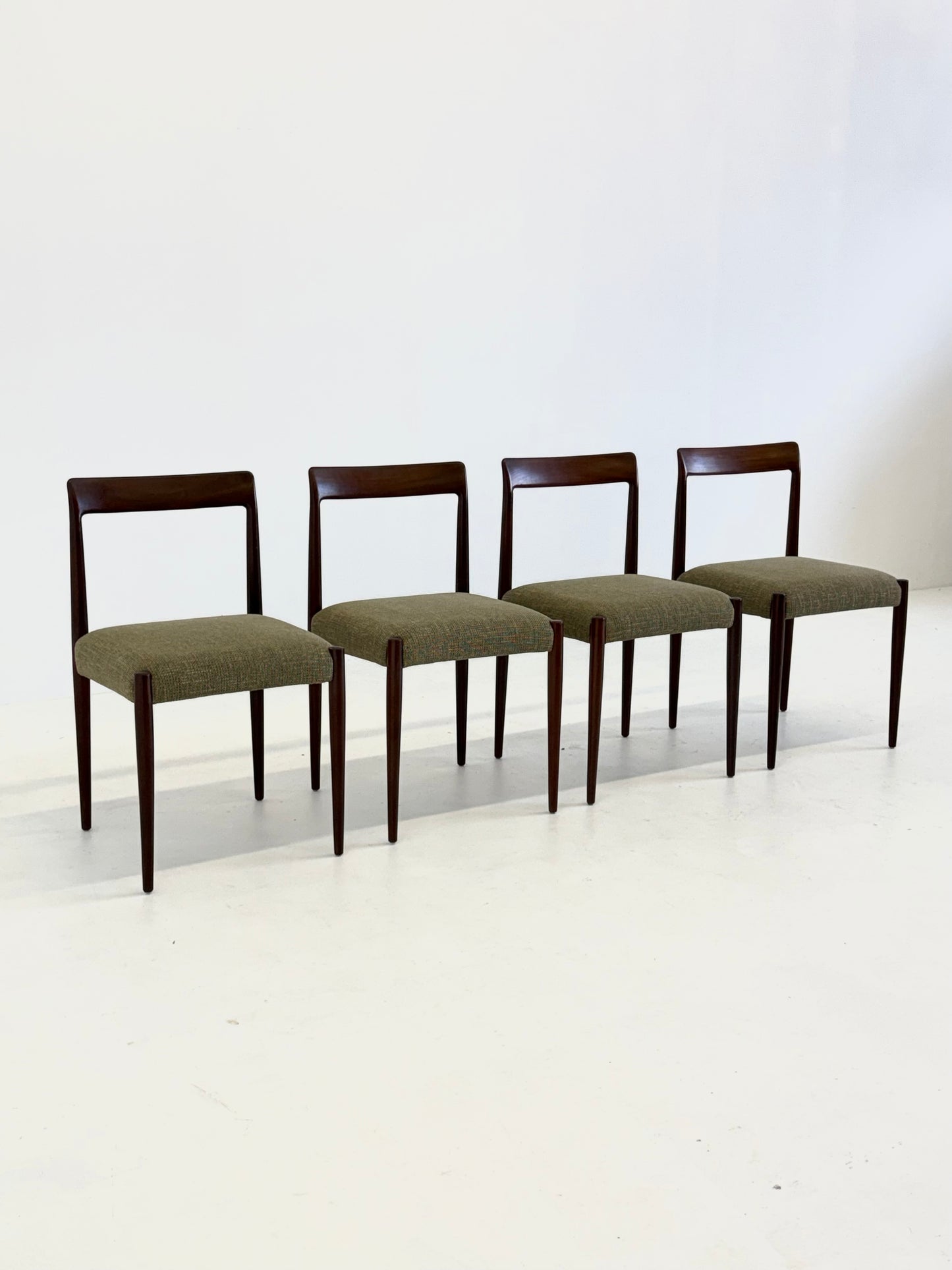Set van 4 Lübke eetkamerstoelen met palissander hout