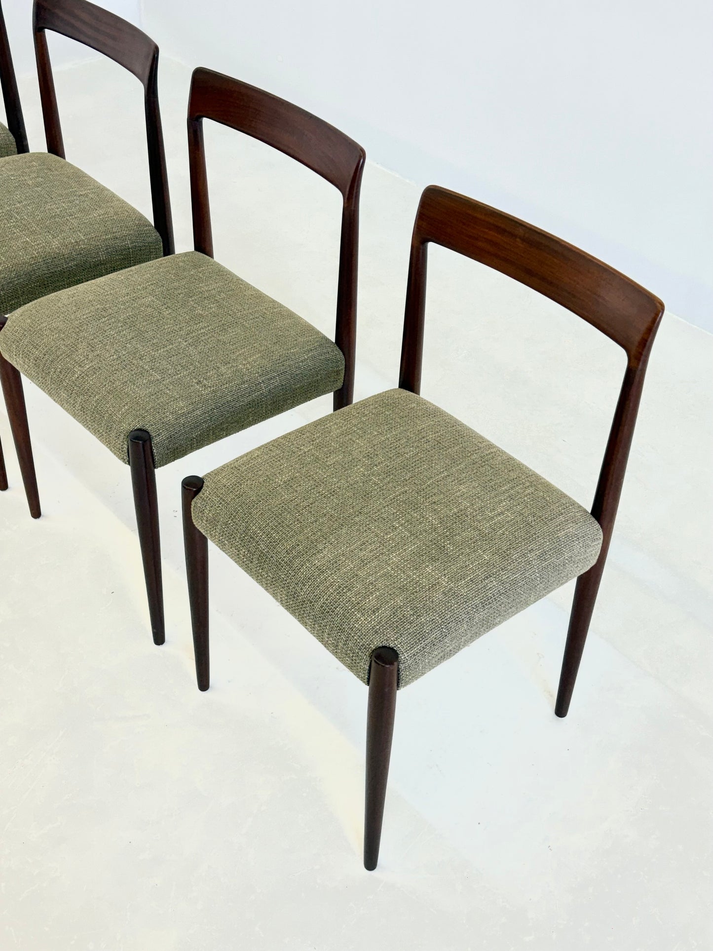 Set van 4 Lübke eetkamerstoelen met palissander hout