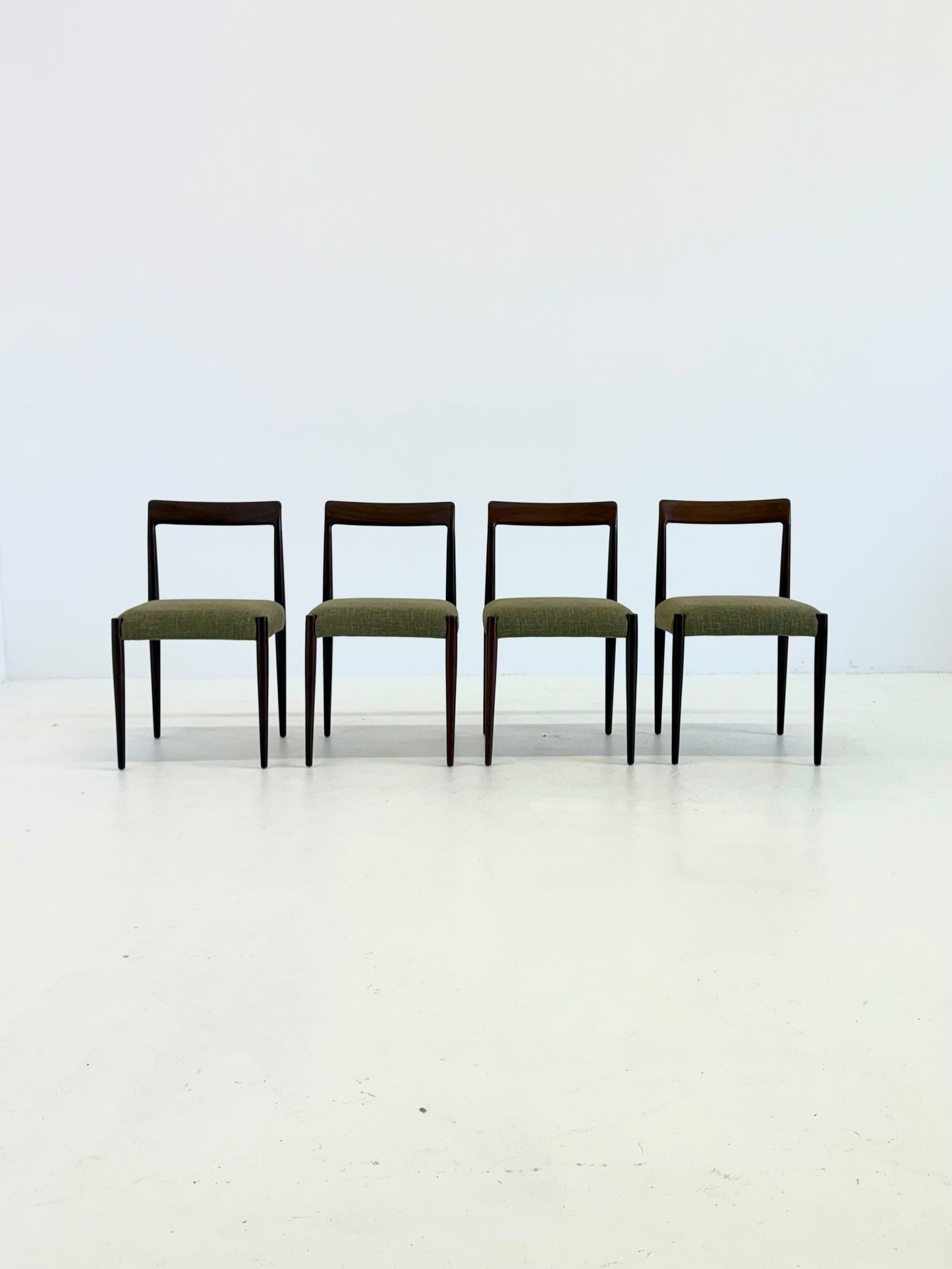 Set van 4 Lübke eetkamerstoelen met palissander hout