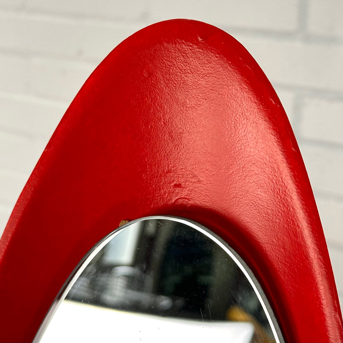 Lipstick mirror red by Roger Lecal