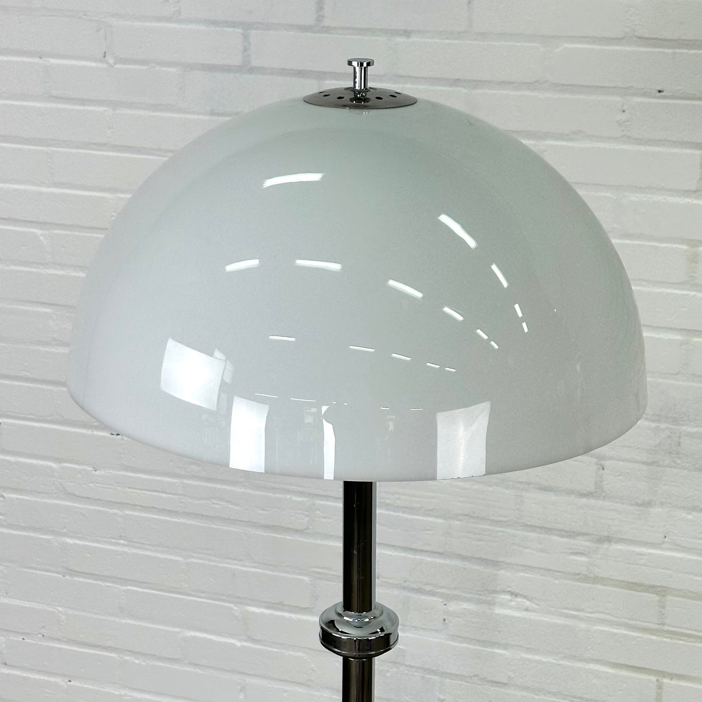 Vintage vloerlamp met witte mushroom lampenkap