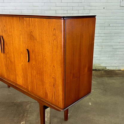 Deens vintage teakhouten dressoir / high board  met ingebouwde bar