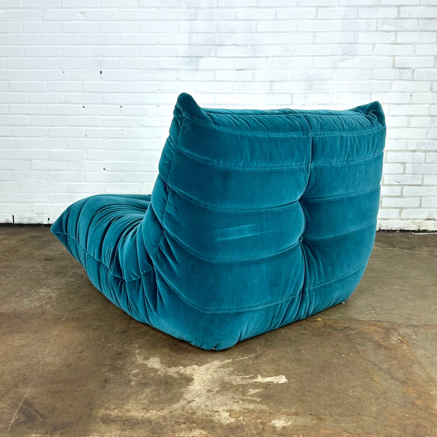 Originele Ligne Roset Togo fauteuil velvet petrol