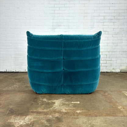 Originele Ligne Roset Togo fauteuil velvet petrol