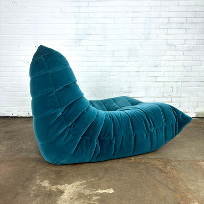 Originele Ligne Roset Togo fauteuil velvet petrol