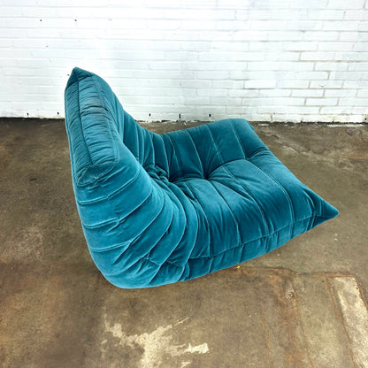 Originele Ligne Roset Togo fauteuil velvet petrol