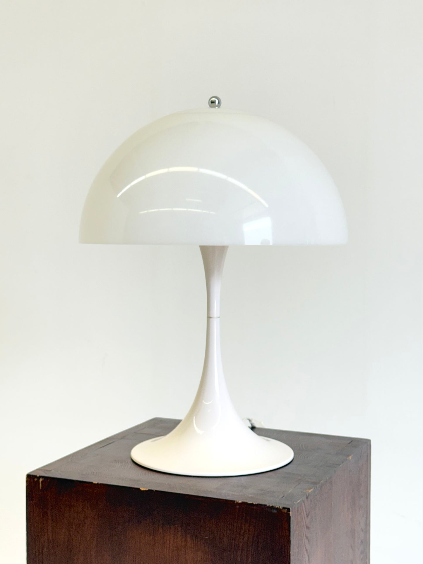 Louis Poulsen Panthella tafellamp Verner Panton wit