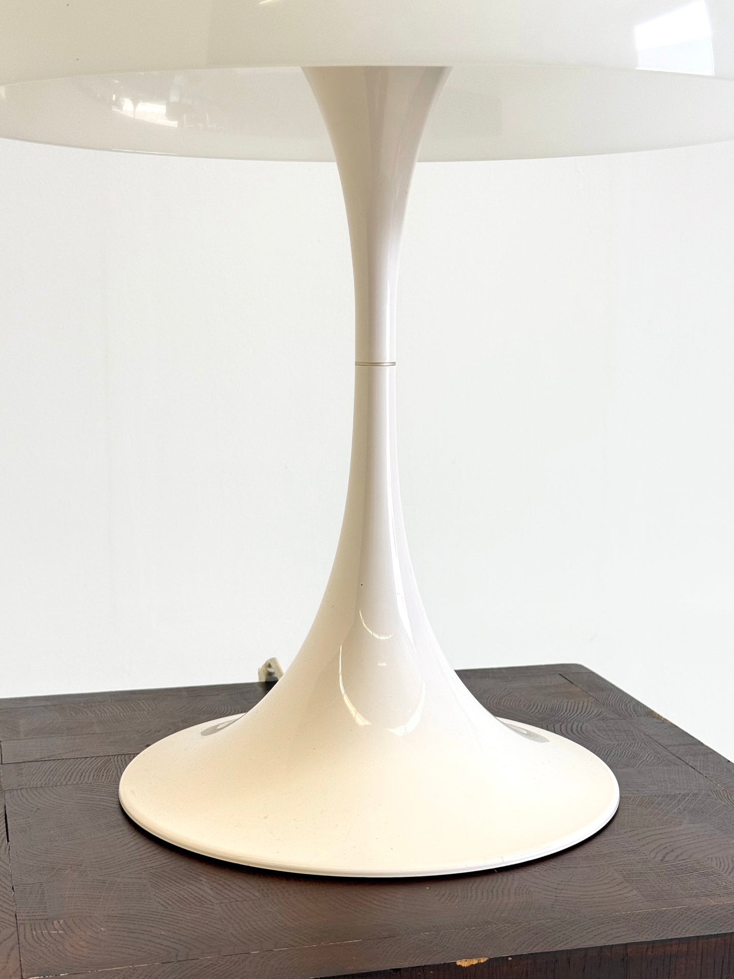 Louis Poulsen Panthella tafellamp Verner Panton wit