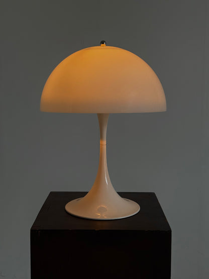 Louis Poulsen Panthella tafellamp Verner Panton wit